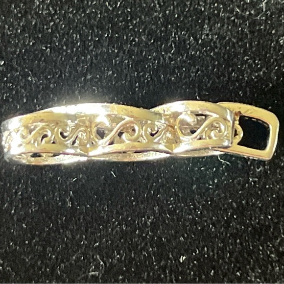 925 JWBR Silver, Blue & White Diamond Chip Twist Pendant- One Missing Stone - Picture 7 of 8